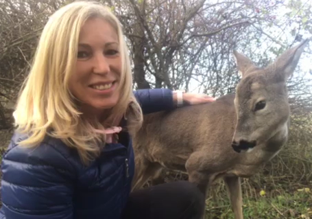 Tür 5 – Manuela Kreuzer vom Verein Tierhilfswerk – Goed Hart Voor Dieren / Advent 2020 (Video)